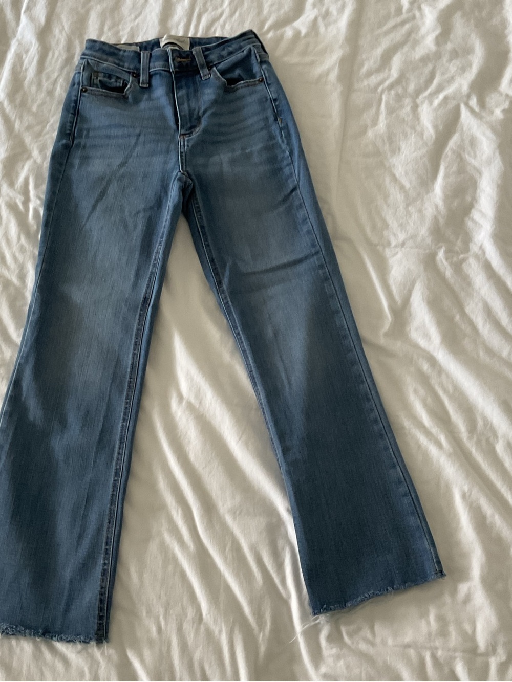 Universal Thread High-Rise Straight Jeans in Medium Blue